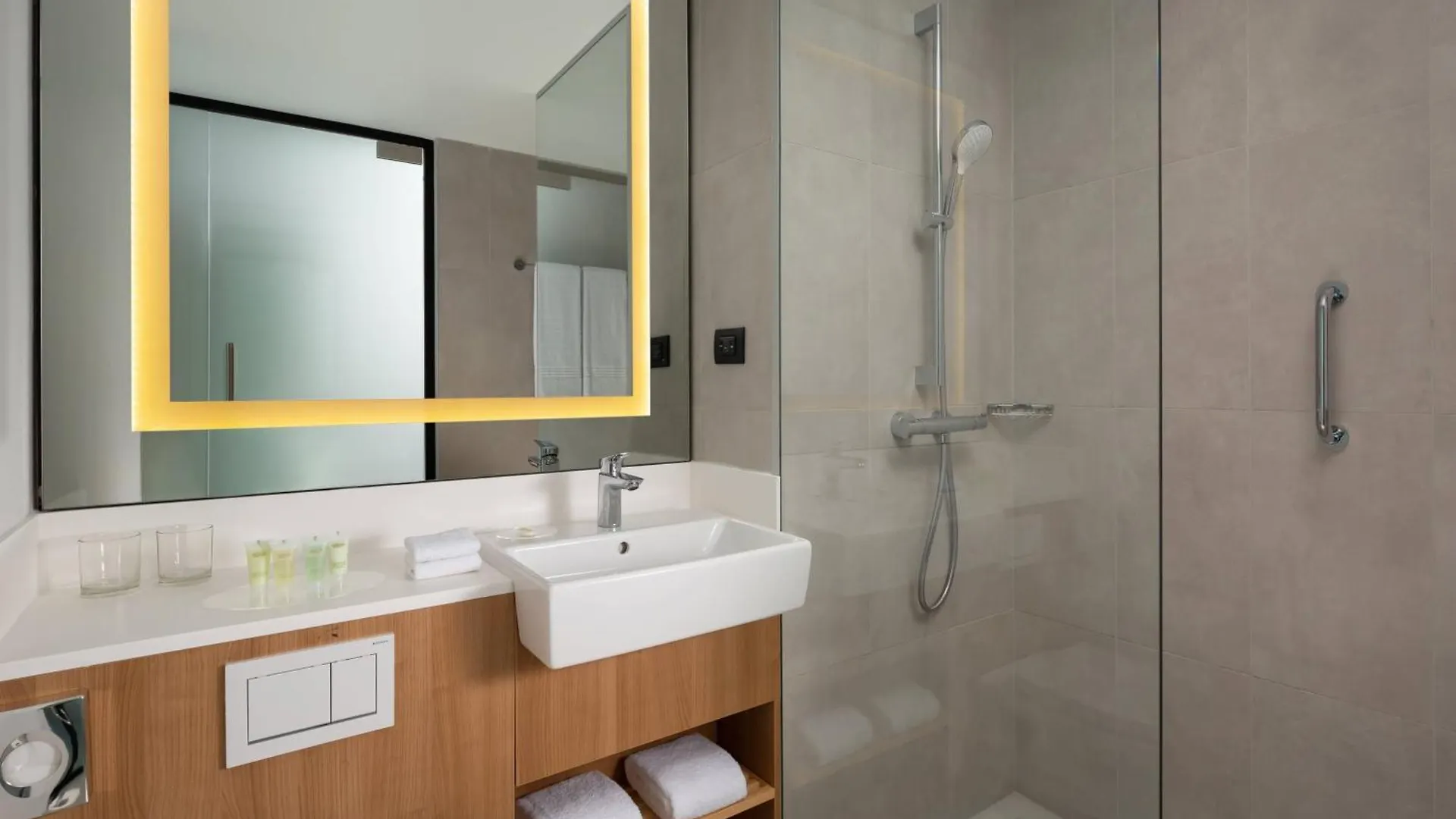 Courtyard By Marriott Bucharest Floreasca